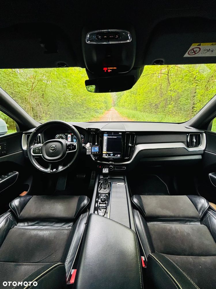 Volvo XC 60 D5 AWD R-Design - 9