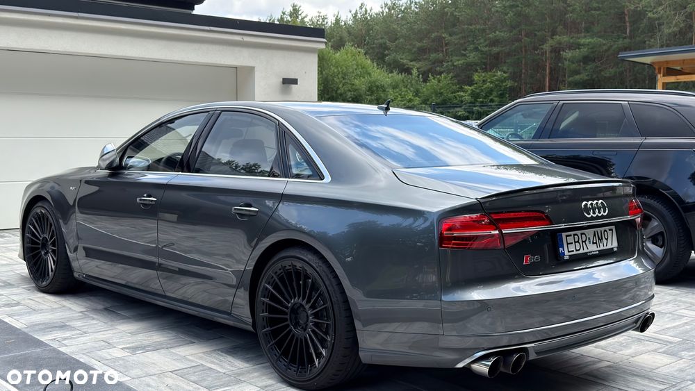 Audi S8 - 5