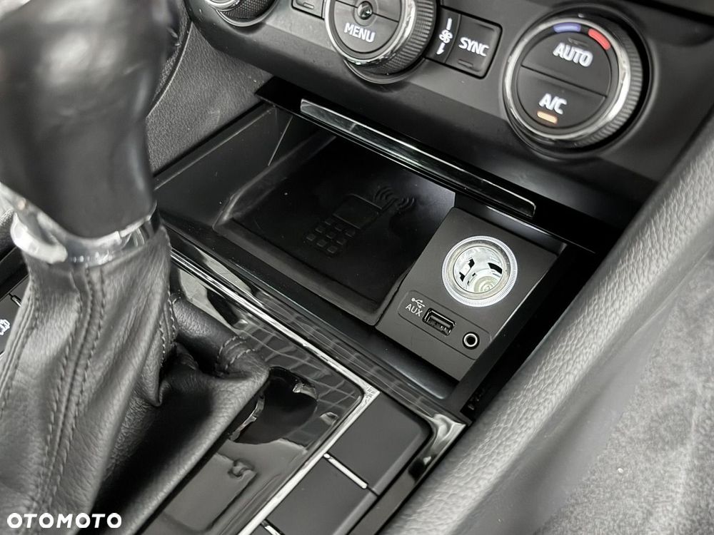 Skoda Superb 2.0 TDI DSG Sportline - 30