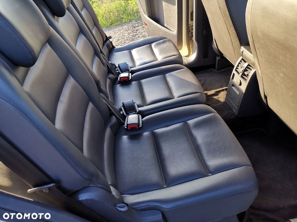 Volkswagen Touran 1.6 TDI DPF DSG Trendline - 31