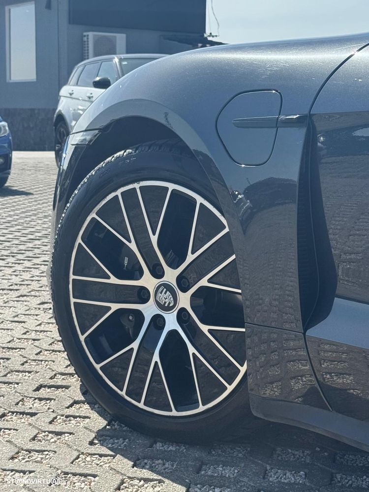 Porsche Taycan - 31