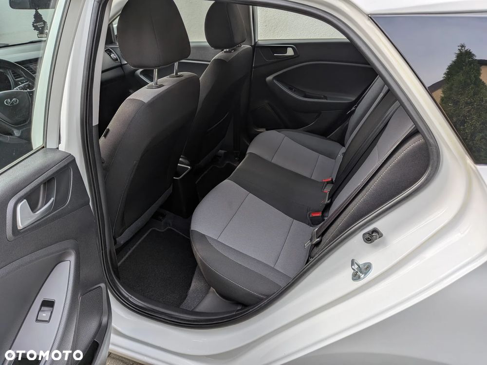 Hyundai i20 1.2 Intro Edition - 26