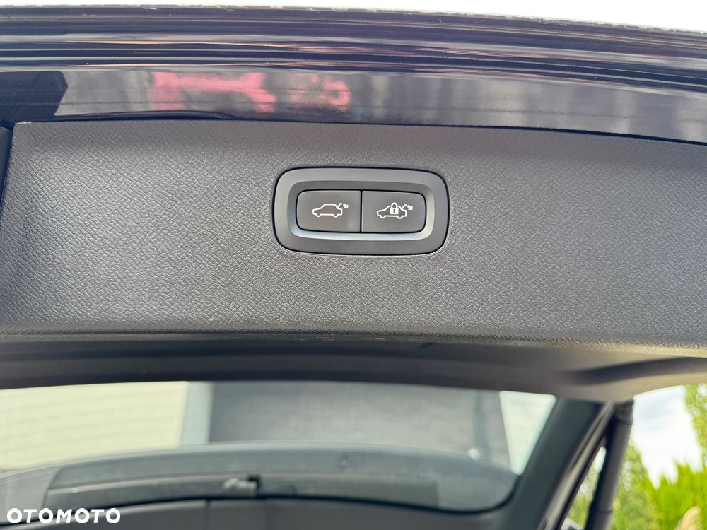 Volvo XC 90 T8 AWD Plug-In Hybrid R-Design 7os - 22