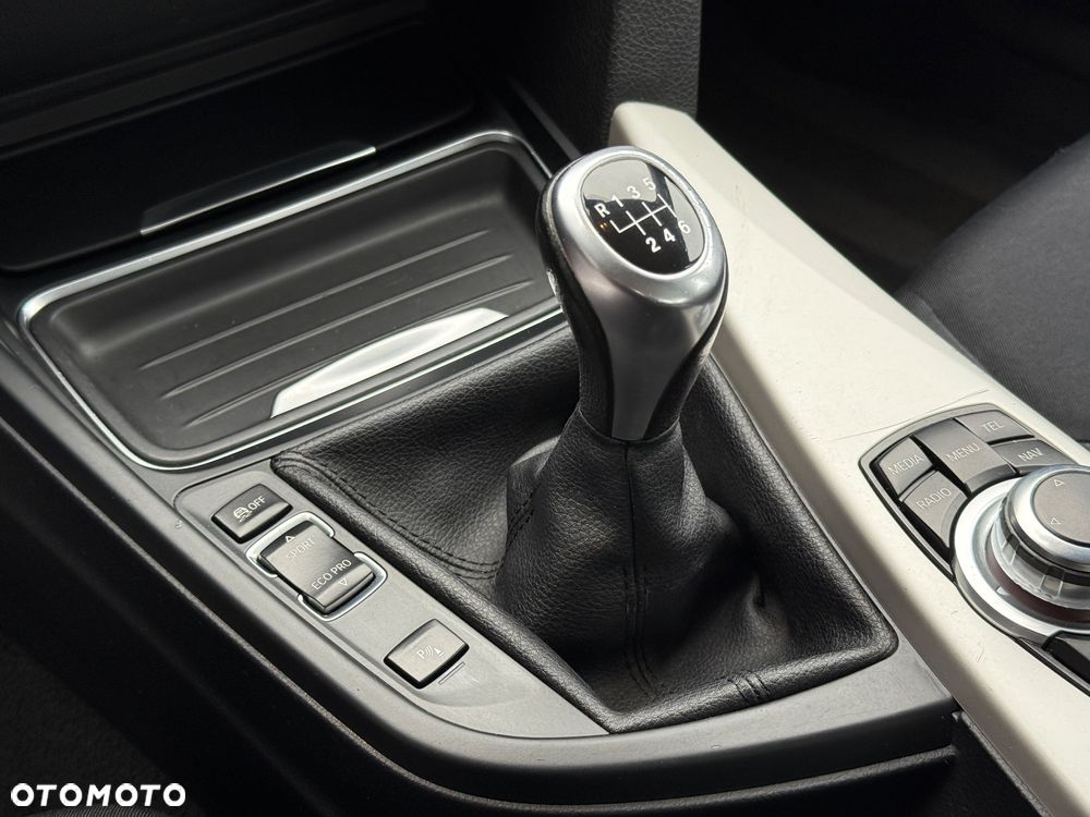 BMW Seria 3 316d - 37