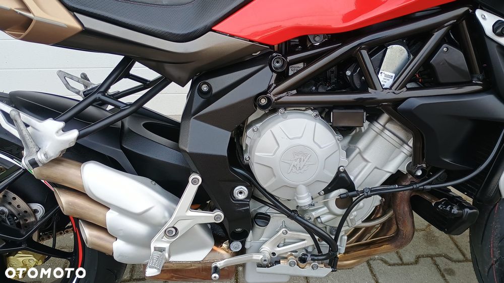 MV AGUSTA Brutale - 32