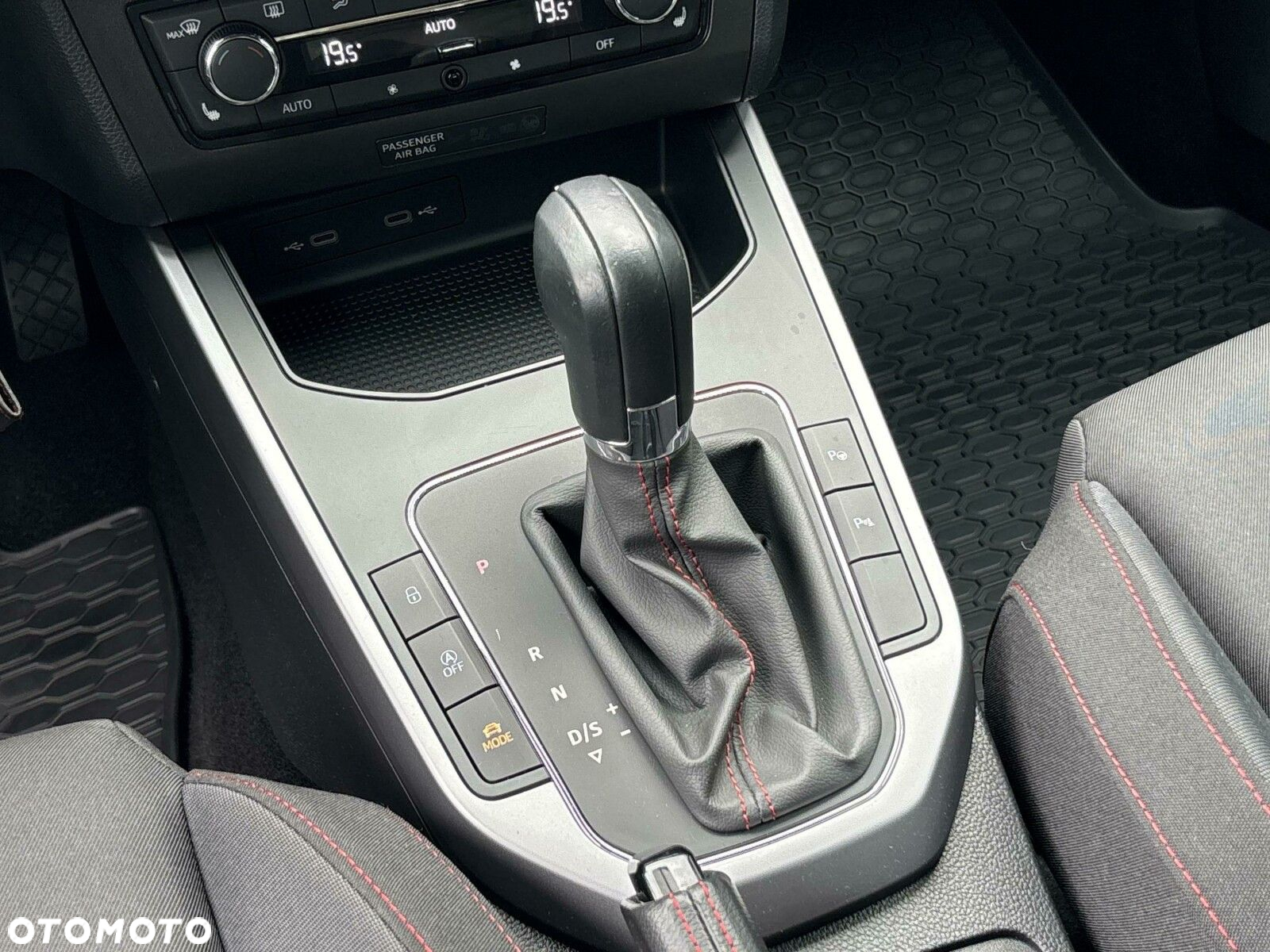 Seat Arona - 18