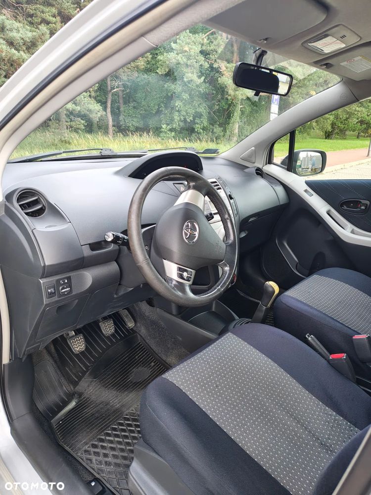Toyota Yaris - 6