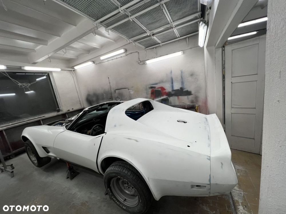 Chevrolet Corvette - 33