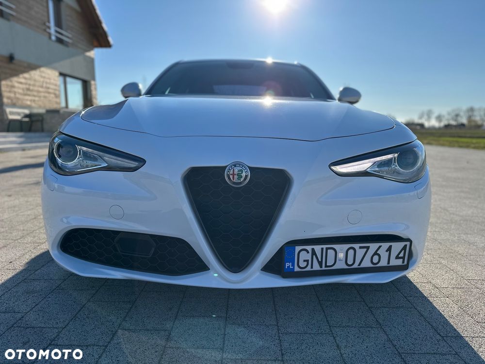 Alfa Romeo Giulia 2.0 Turbo Veloce - 12