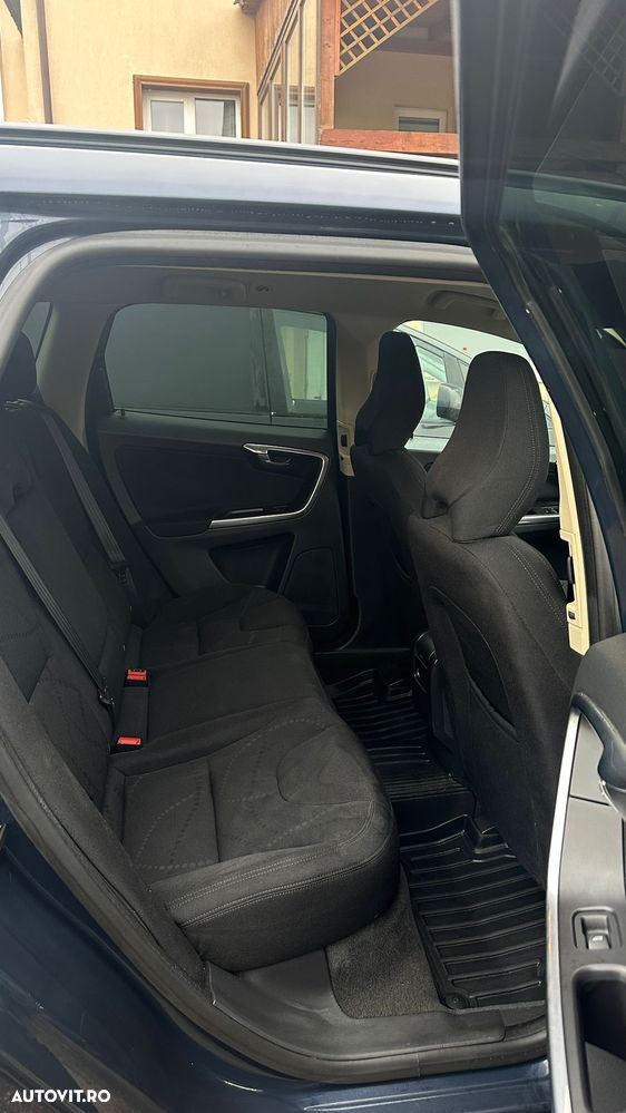 Volvo XC 60 D3 Momentum - 11