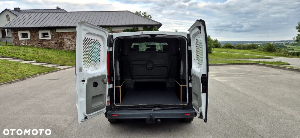 Opel Vivaro - 17