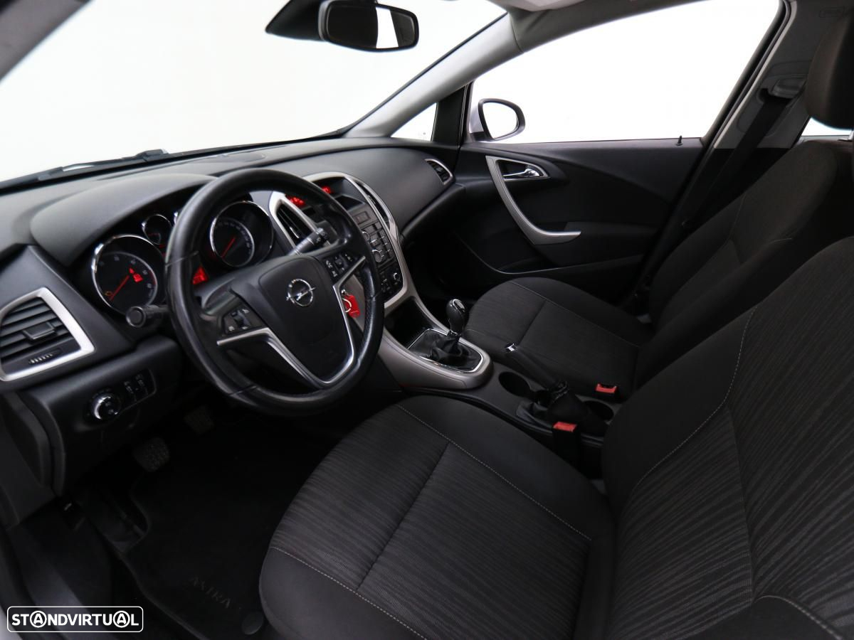 Opel Astra Sports Tourer - 6