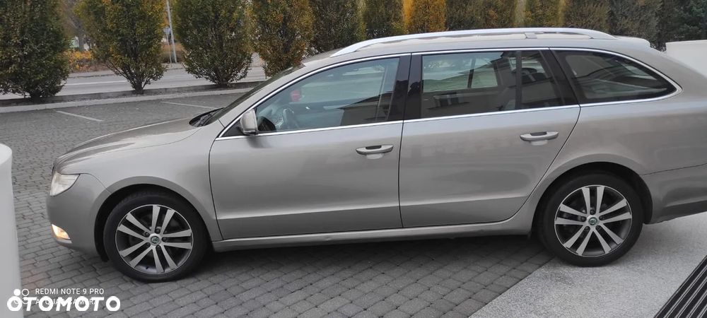 Skoda Superb 2.0 TDI Comfort DSG - 3