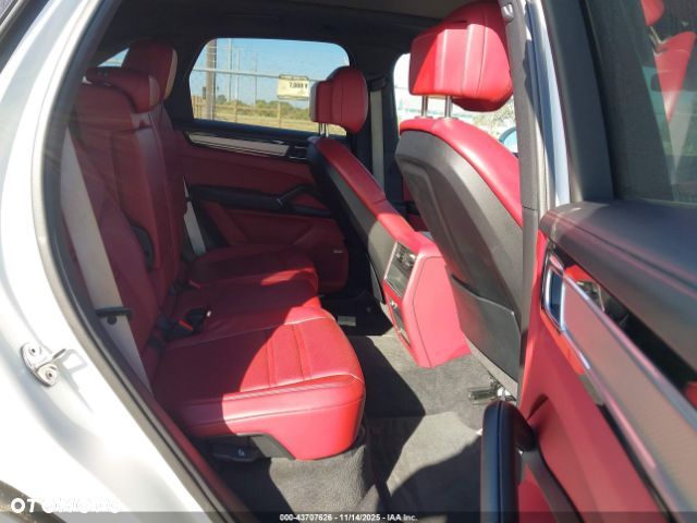 Porsche Cayenne - 13