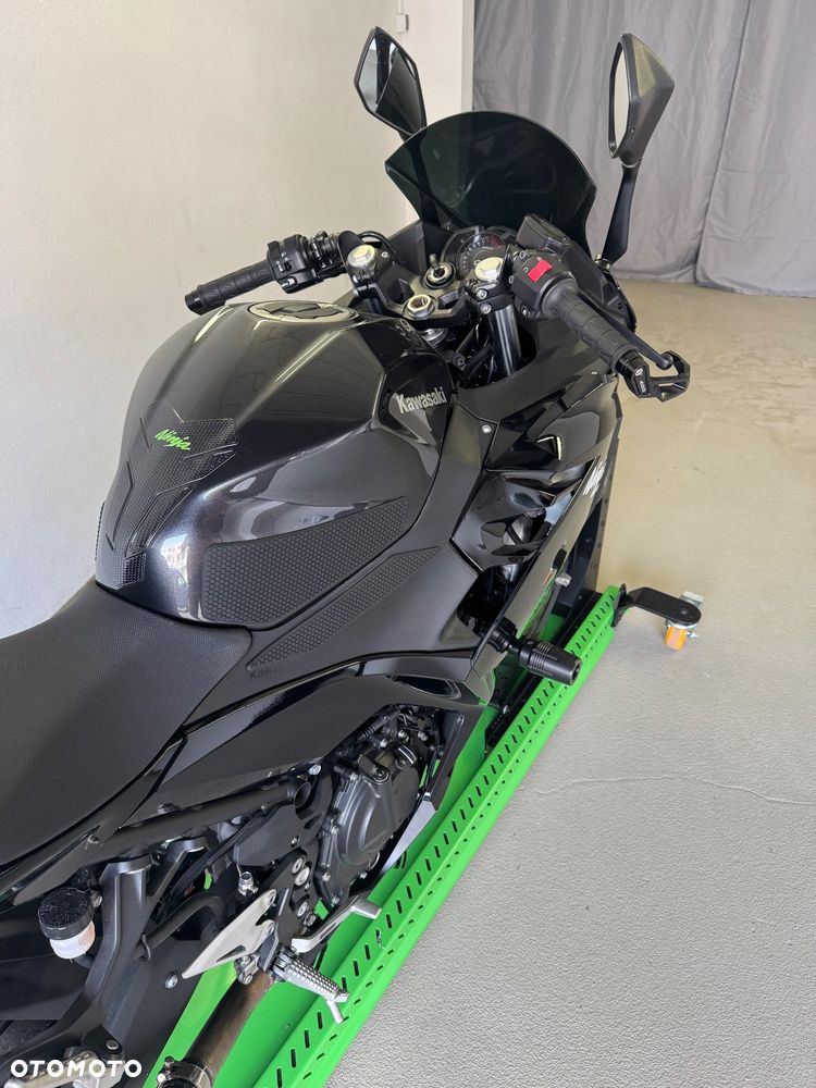 Kawasaki Ninja 400 - 4
