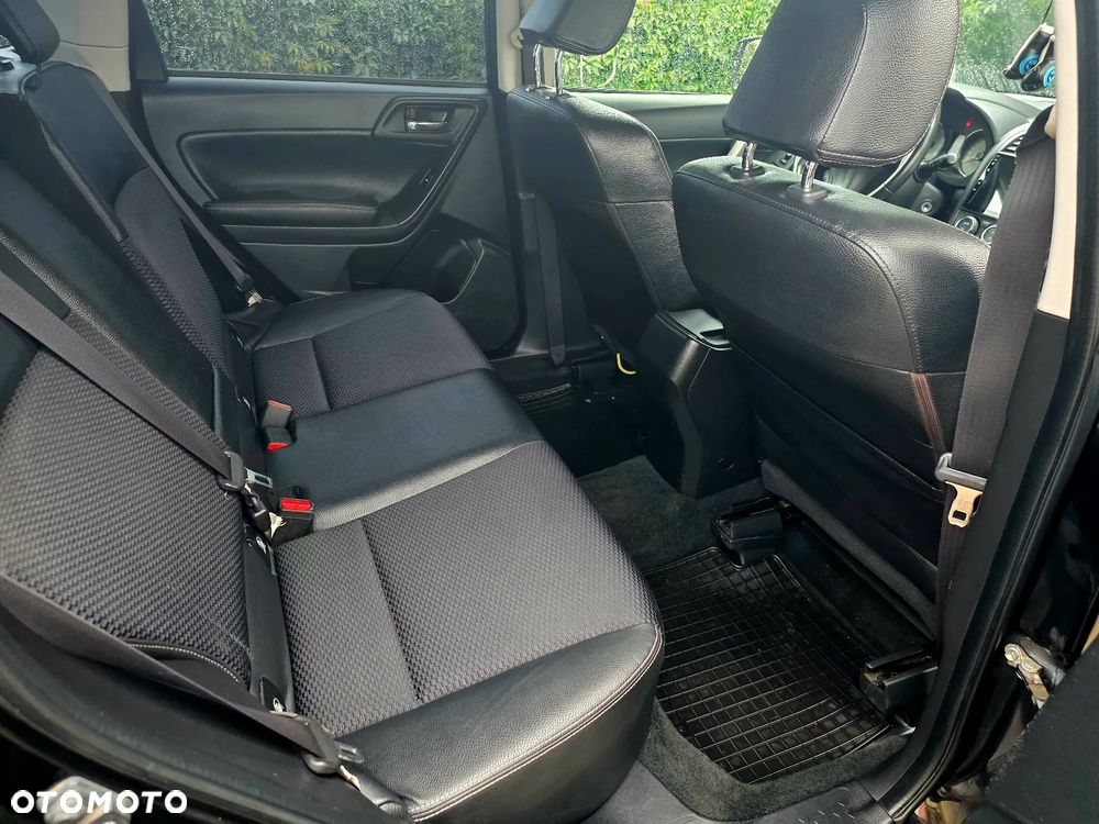 Subaru Forester 2.0XT Comfort Lineartronic EU6 - 10