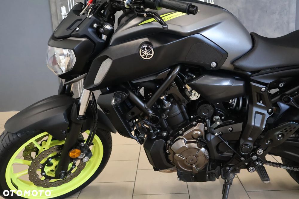 Yamaha MT - 7