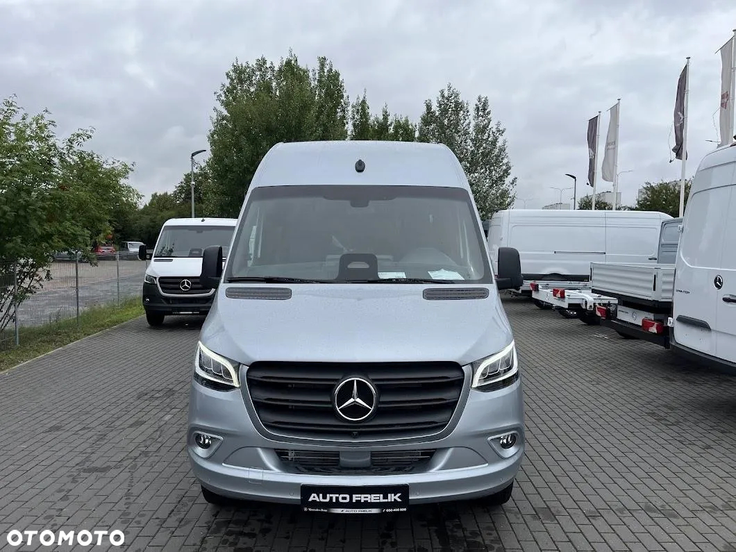 Mercedes-Benz Sprinter - 2