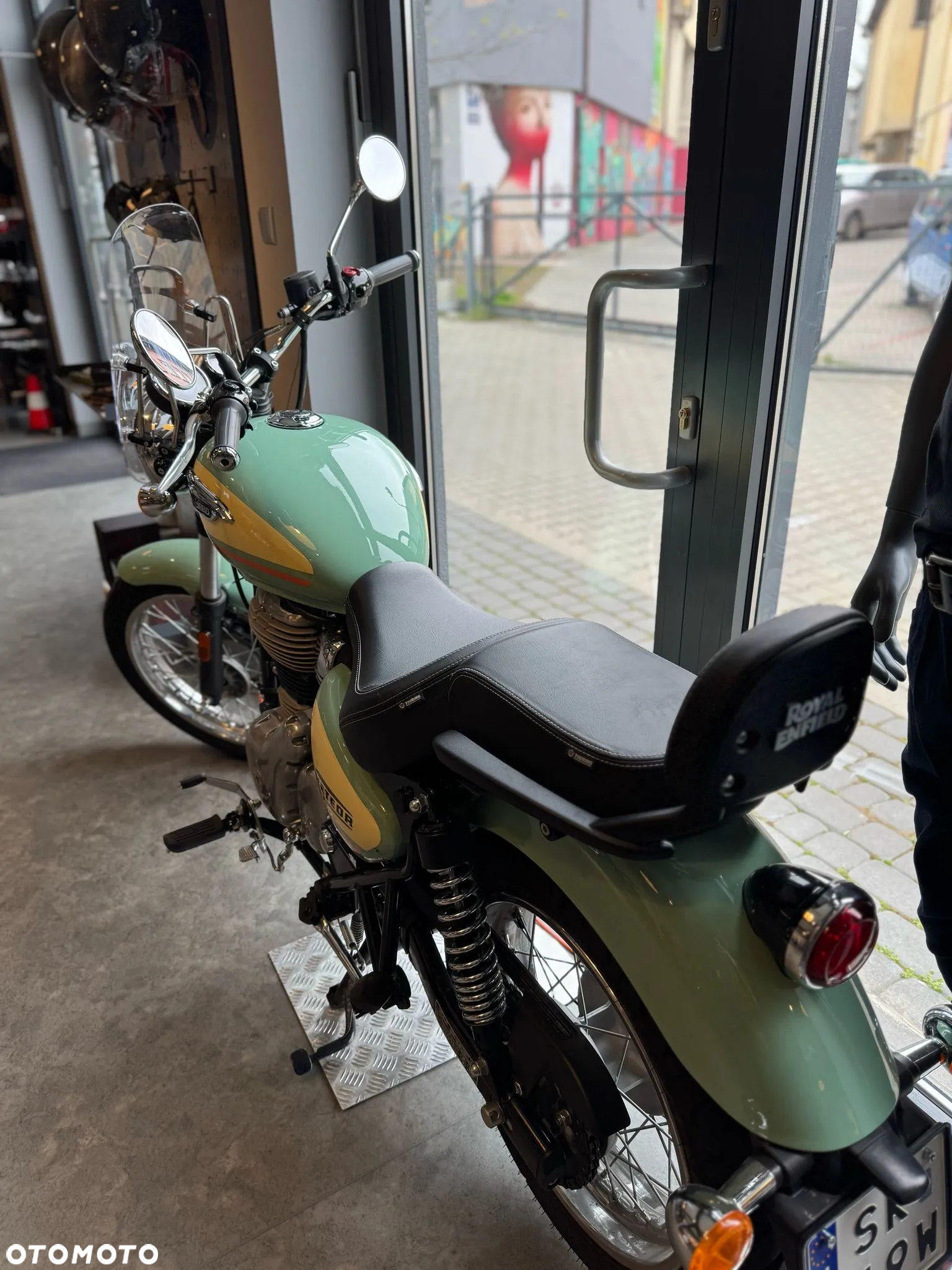 Royal Enfield Meteor - 5