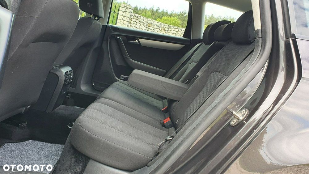 Volkswagen Passat Variant 1.6 TDI DPF BlueMotion Technology Comfortline - 9