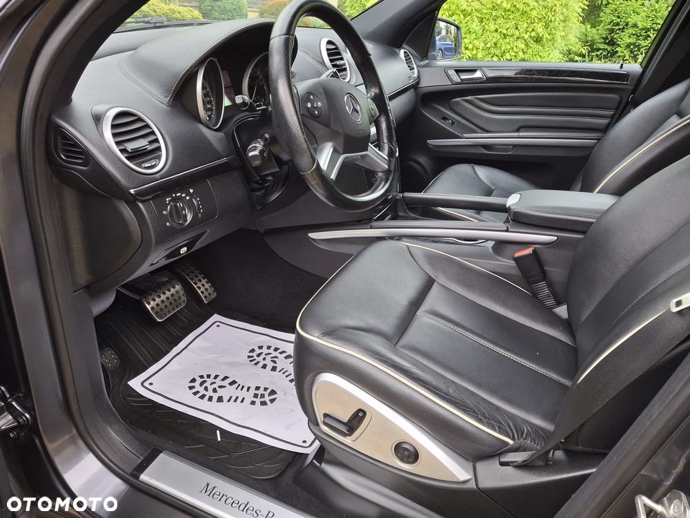 Mercedes-Benz ML - 11