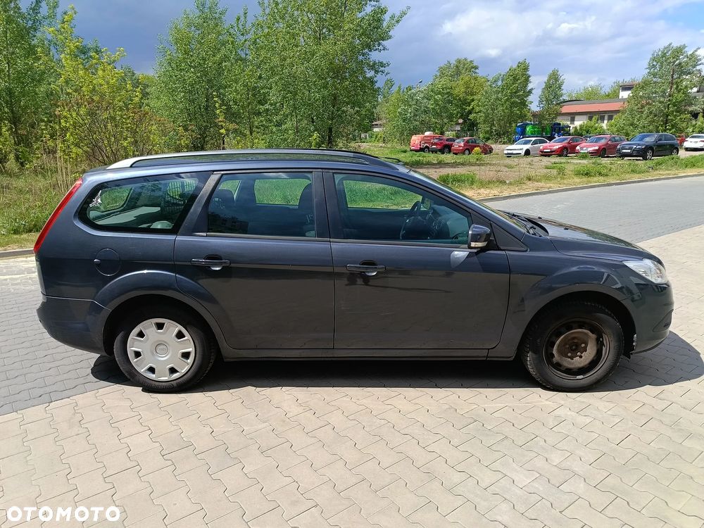 Ford Focus 1.6 Ambiente - 3