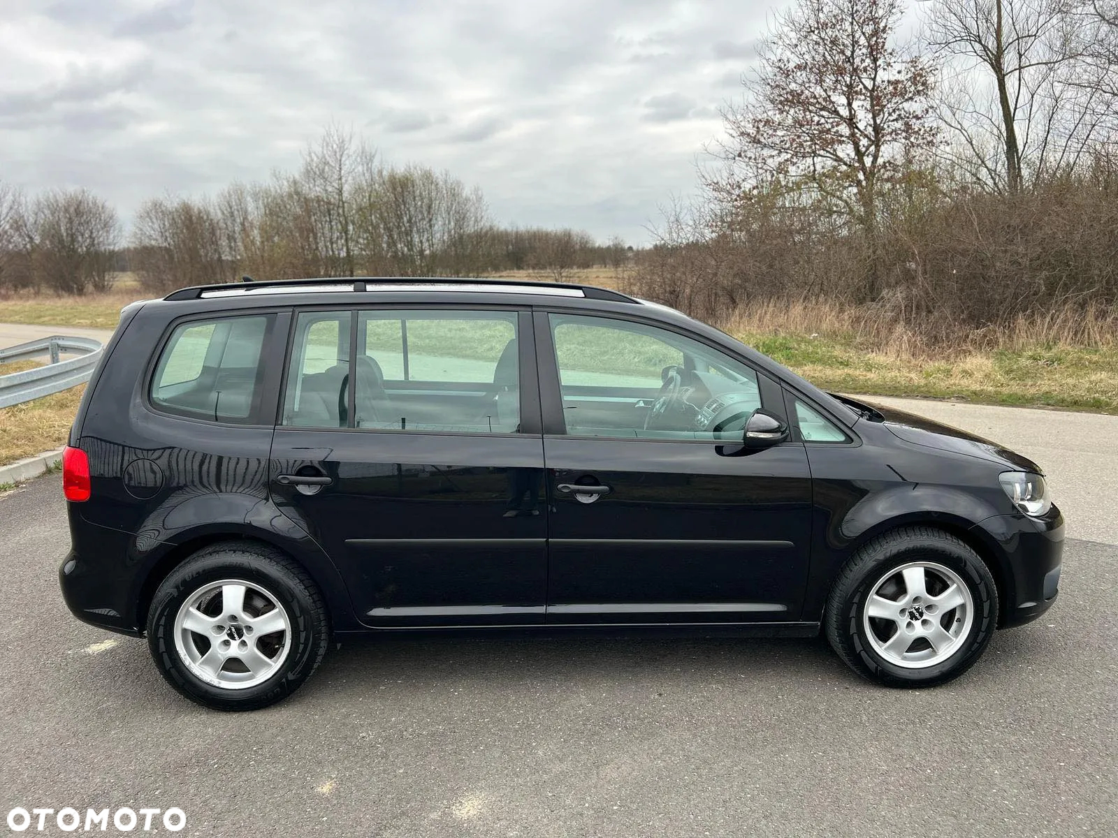 Volkswagen Touran 1.6 TDI DPF Trendline DSG - 25
