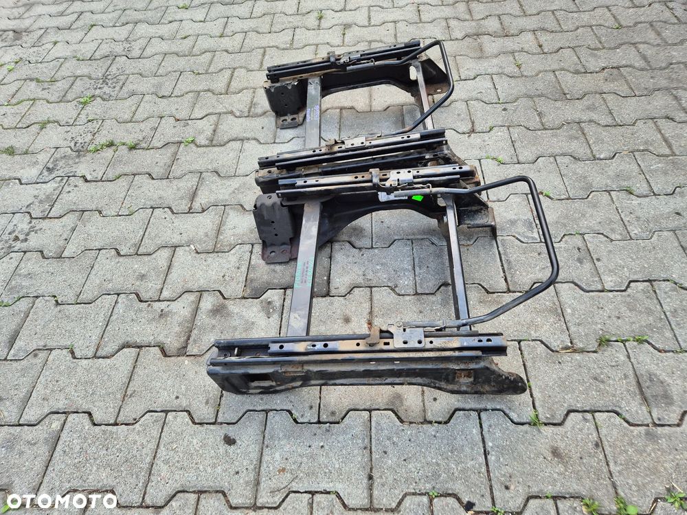 PODSTAWA PROWADNICA FOTELA LEWA PRAWA FIORINO IV NEMO BIPPER  08r.+ - 2