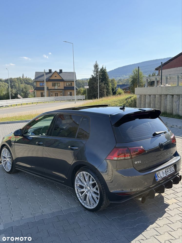 Volkswagen Golf - 4
