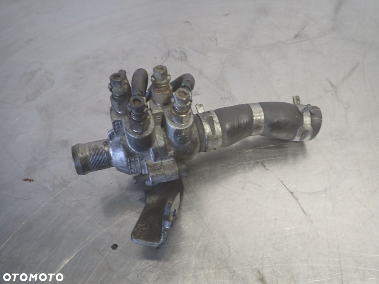 PODGRZEWACZ WODY RENAULT LAGUNA 2.2 - 2