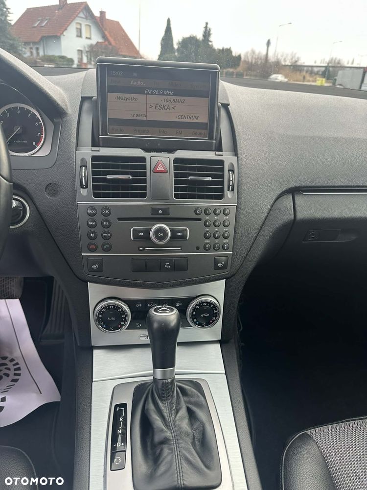 Mercedes-Benz Klasa C 200 CGI Automatik BlueEFFICIENCY Avantgarde - 11