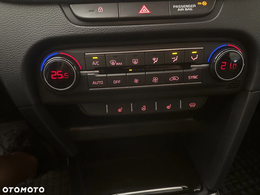 Kia Ceed 1.5 T-GDI Business Line DCT - 18