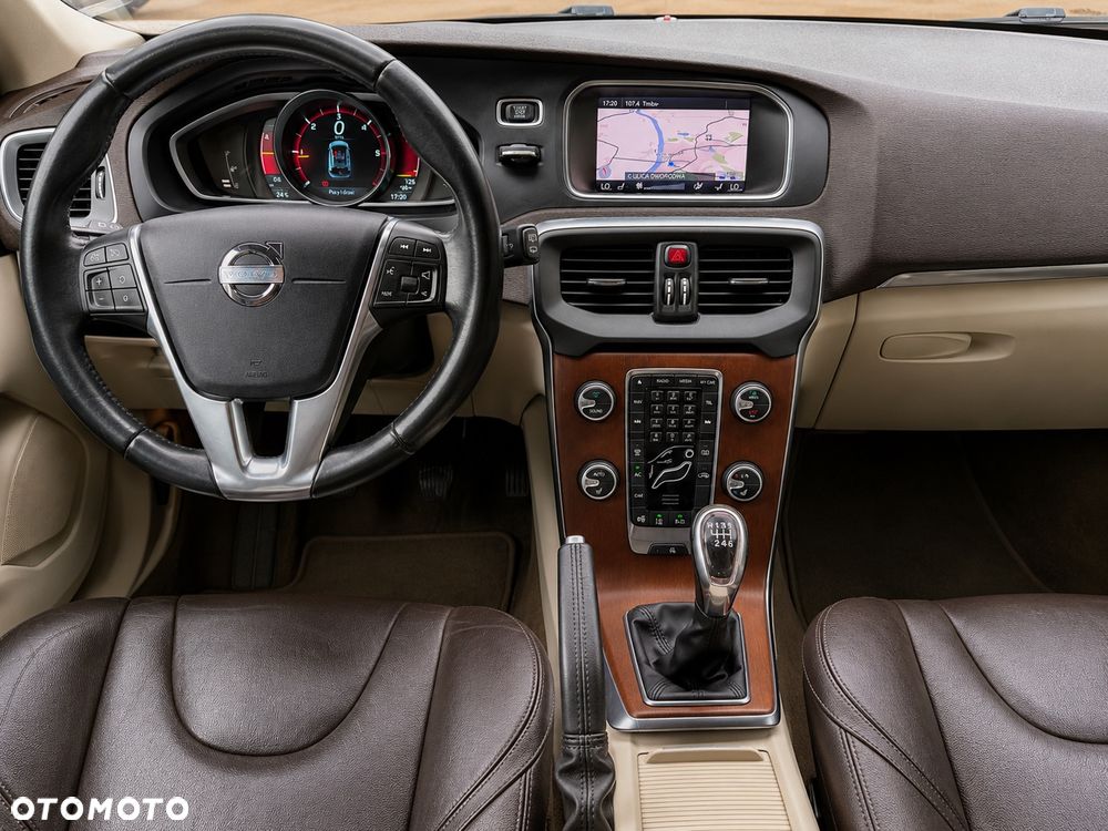 Volvo V40 D2 Summum - 22