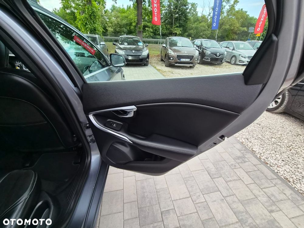 Volvo V40 D2 Kinetic - 31