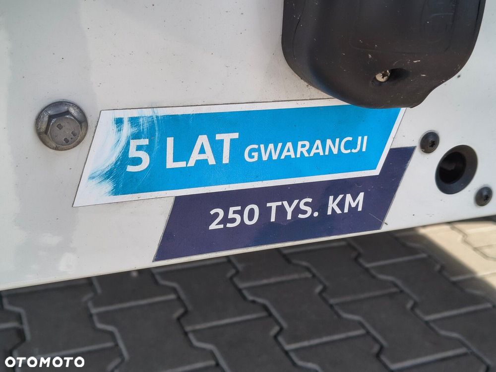 Volkswagen Crafter 2,0 l EURO VI SCR 163 KM / skrzynia biegów: Przedni napęd automatyczna 8-biegowa rozstaw osi: 4490 mm - 7