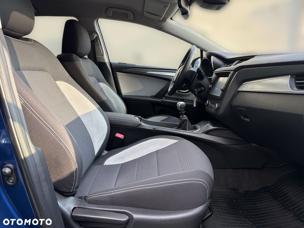 Toyota Avensis 2.0 D-4D Premium - 17