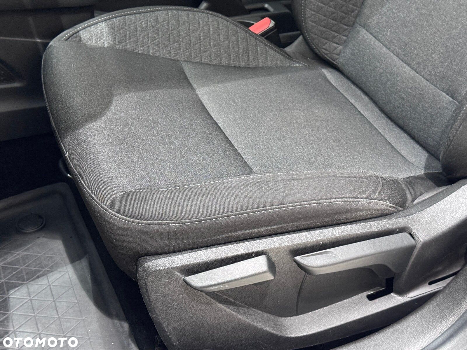 Renault Clio - 12