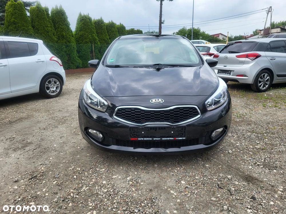 Kia Ceed 1.4 CVVT Dream-Team Edition - 2