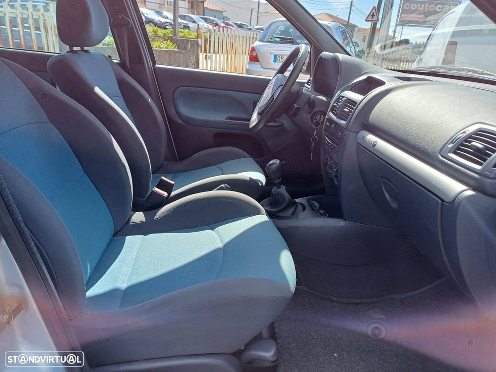 Renault Clio 1.2 16V Billabong - 8