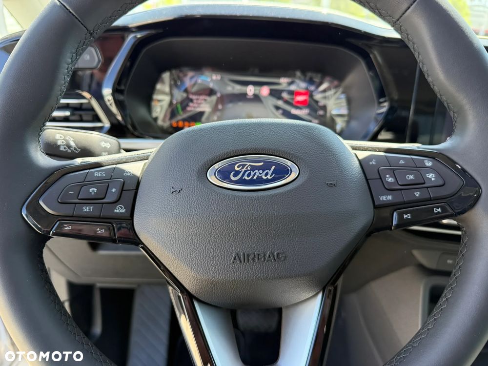 Ford Tourneo Connect Grand - 33