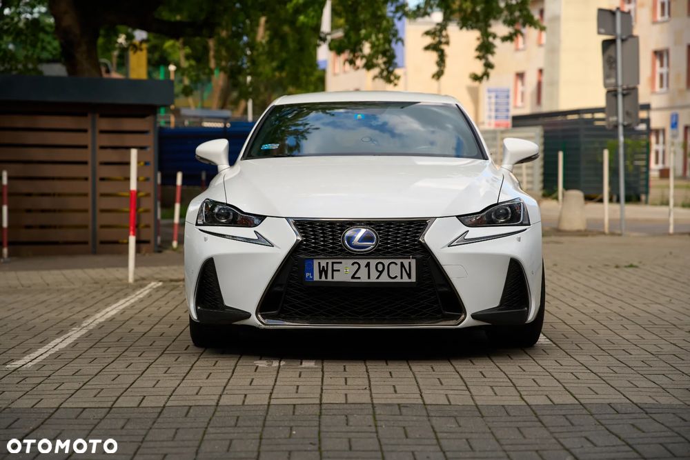 Lexus IS 300h F Sport - 2