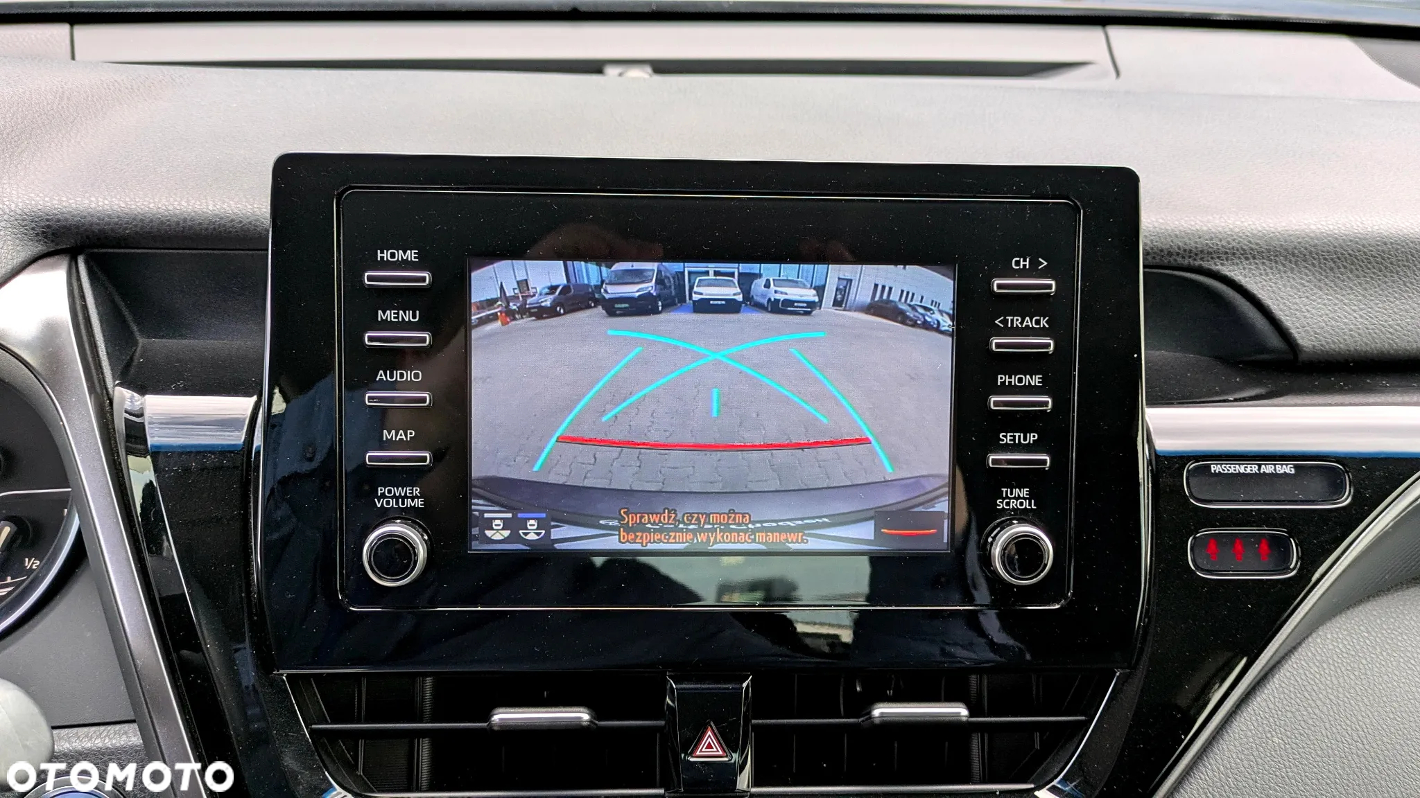 Toyota Camry 2.5 Hybrid Comfort CVT - 11