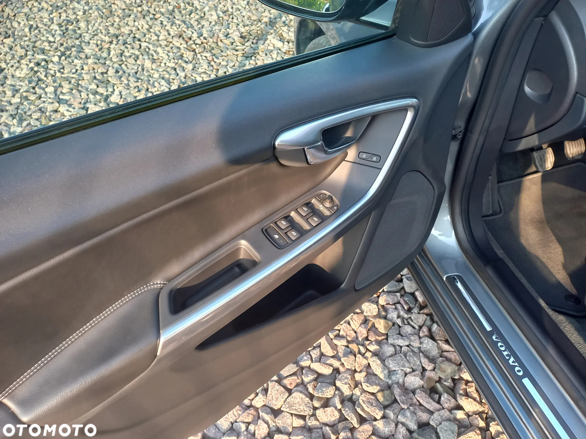 Volvo V60 D2 Drive-E Momentum - 17