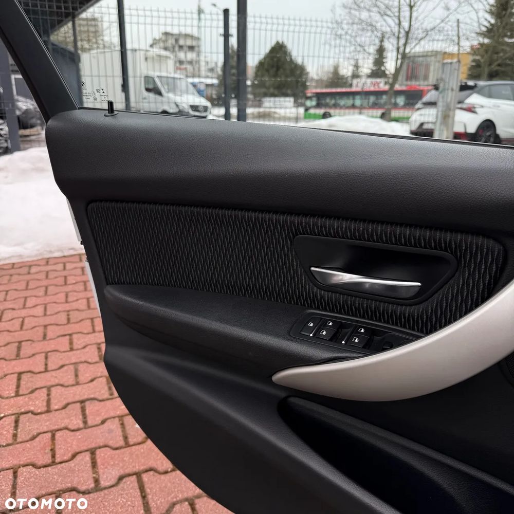 BMW Seria 3 ver-318d - 26