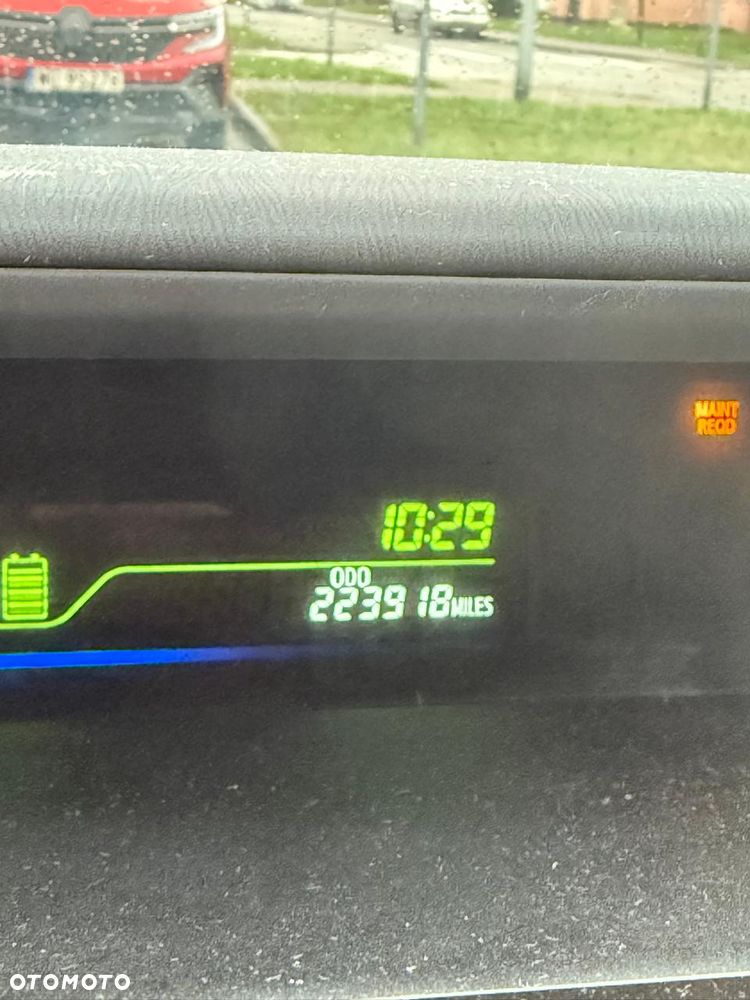 Toyota Prius 1.8 HSD Premium - 17