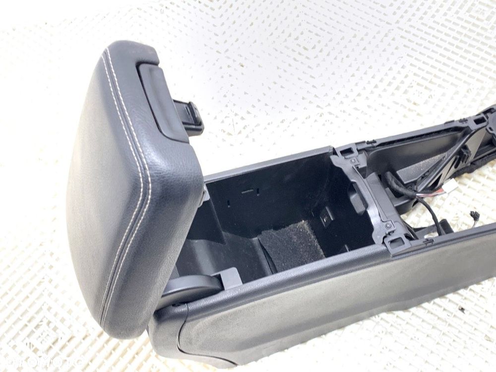 TUNEL ŚRODKOWY Z PODŁOKIETNIKIEM  MERCEDES-BENZ KLASA A (W176) 2012 - 2018 A 180 (176.042) 90 kW - 4
