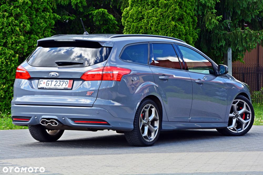 Ford Focus 2.0 TDCi ST - 25