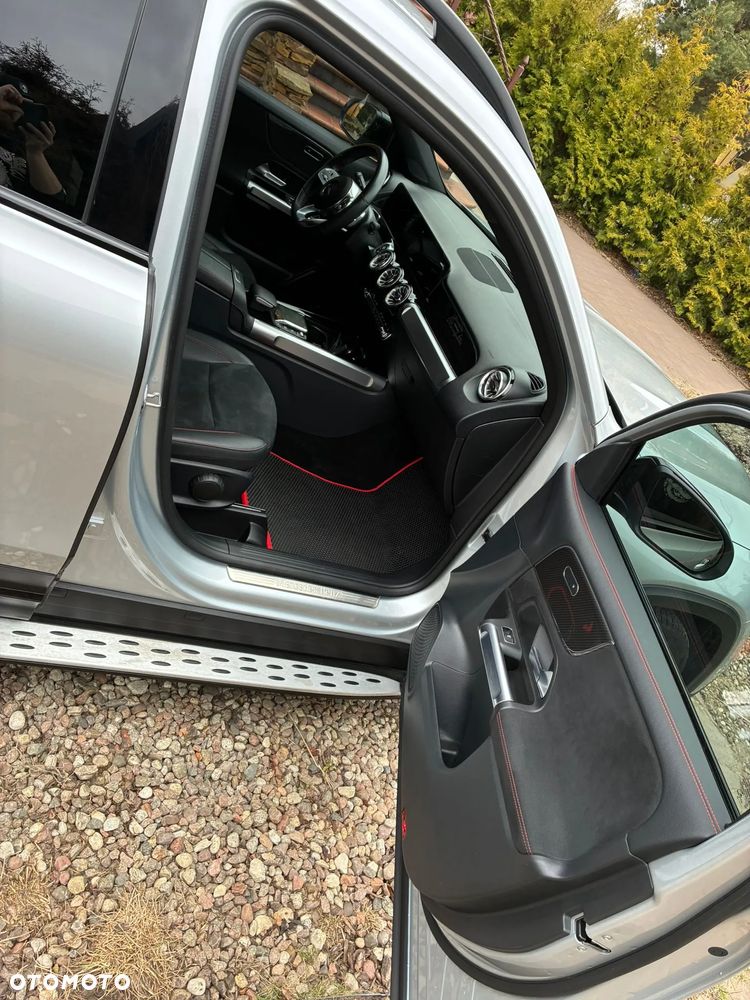 Mercedes-Benz GLB 200 4-Matic AMG Line 8G-DCT - 13