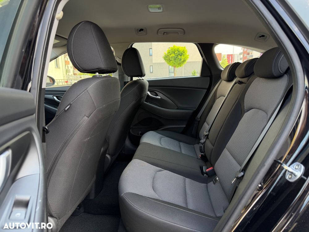 Hyundai i30 1.0 T-GDI Family - 9