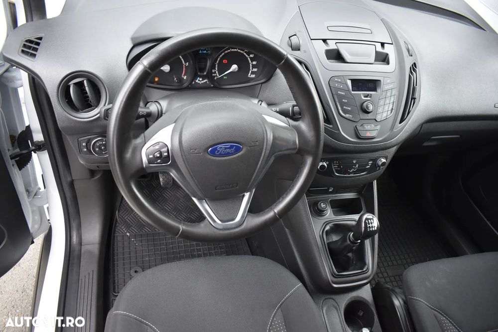 Ford Transit Courier - 14